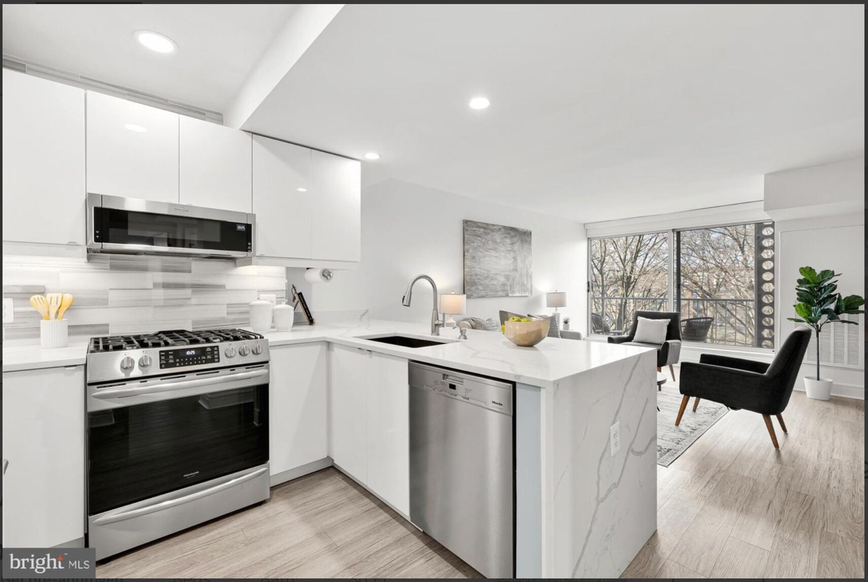 Kitchen - 800 4th St SW