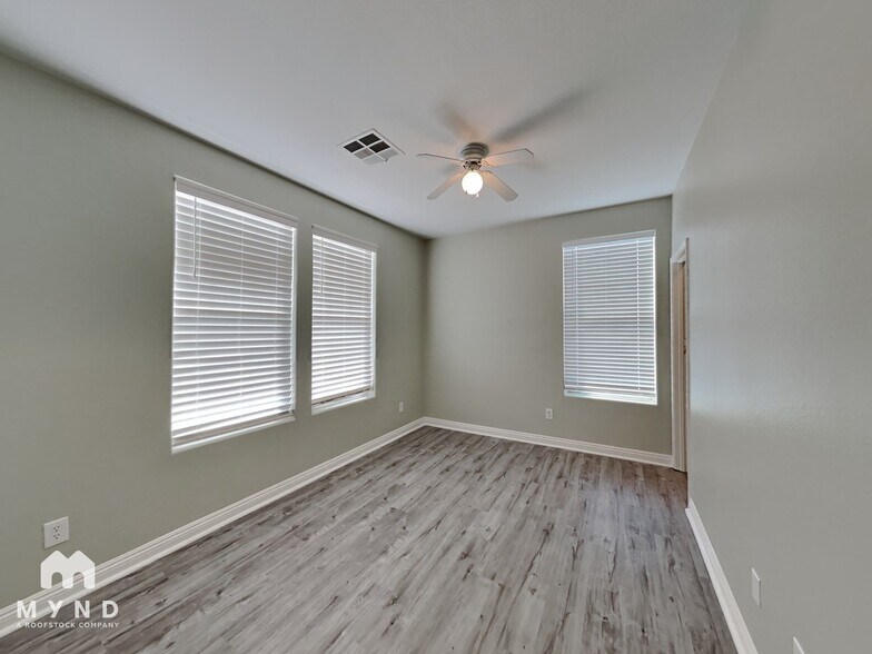 Building Photo - 2500 Birds Nest Cactus Ct