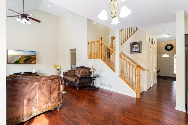 Building Photo - 5830 Prospect Ln