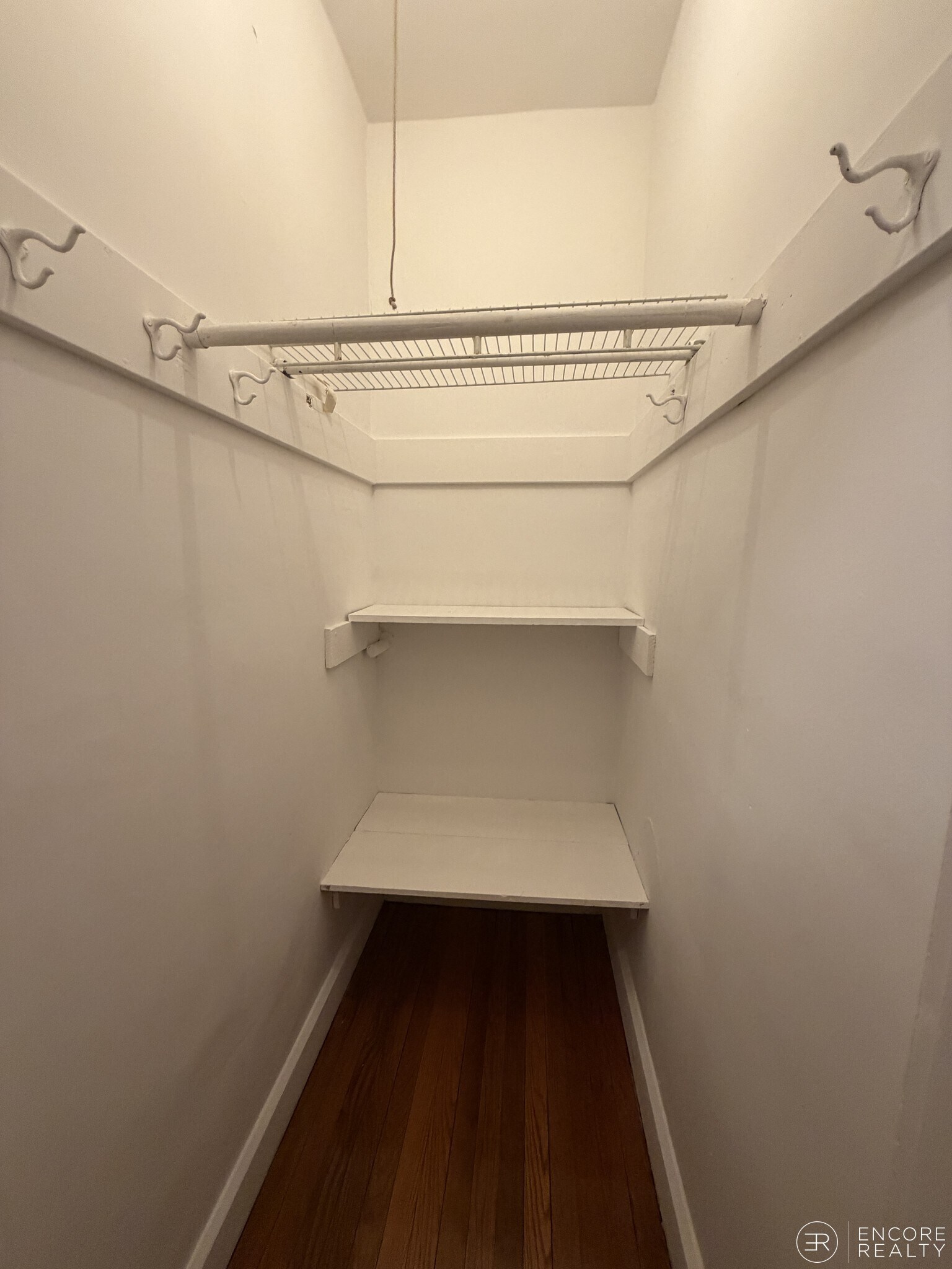 Building Photo - 9 Braemore Rd