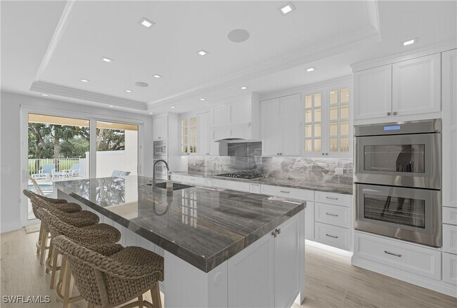 Building Photo - 360 Carlton Pl