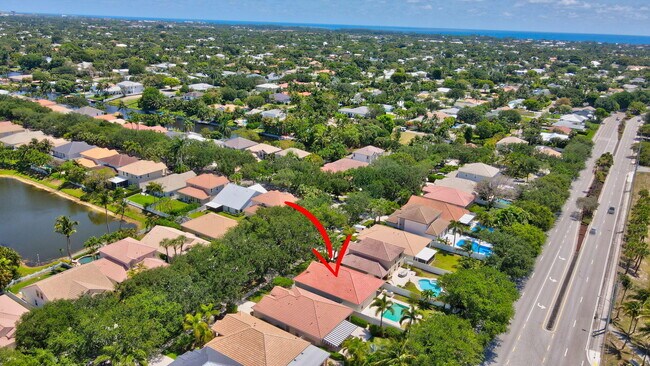 Building Photo - 1050 Delray Lakes Dr