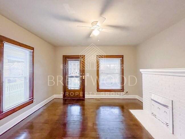 Building Photo - Charming 3-Bedroom Home with Modern Kitche...