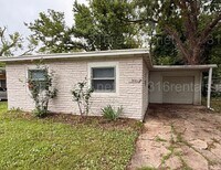 Building Photo - $1100 - 3 bedroom / 1 bathroom - Single Fa...