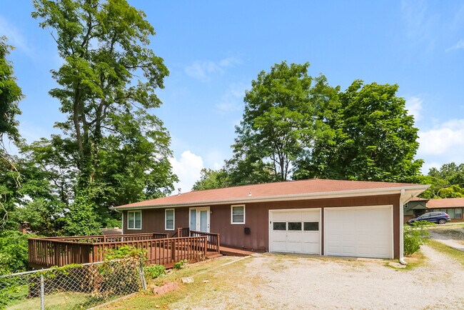 Building Photo - Adorable 3 Bedroom Ranch