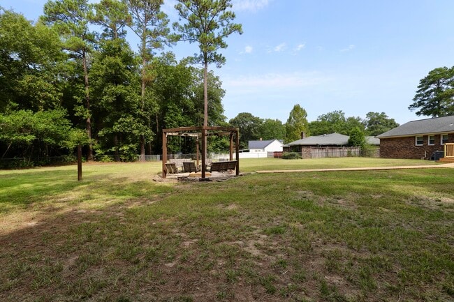 Building Photo - 579 Sierra St