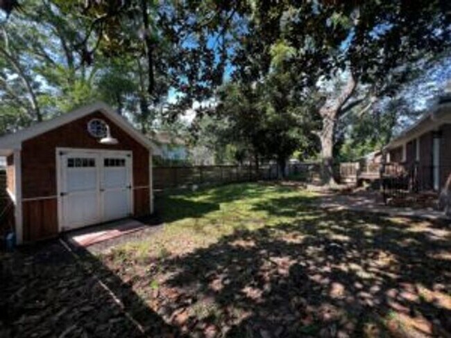 Building Photo - 1343 Hermitage Ave