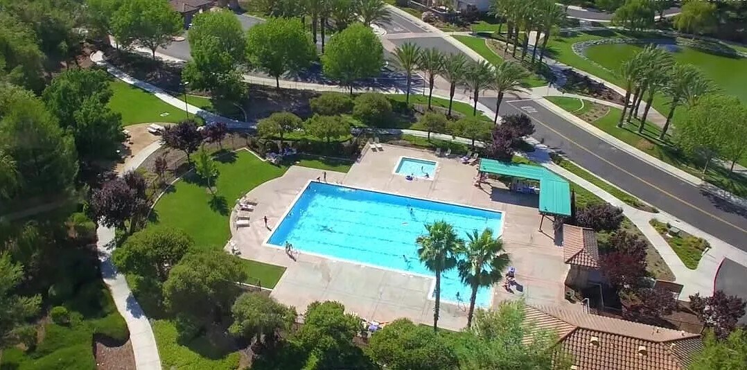 Building Photo - 2540 Crescent Way