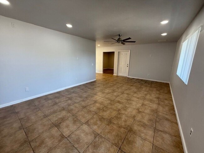 Building Photo - Spacious and newly remodeled 4 Bedroom wit...