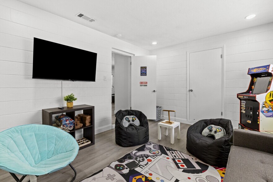 Building Photo - 3204 NW 10th St