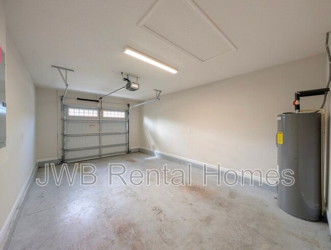 Building Photo - 417 W 47th St