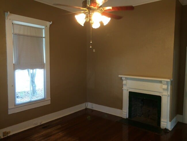 Building Photo - 3 bedroom, 2 bath Historic Home Near Downt...
