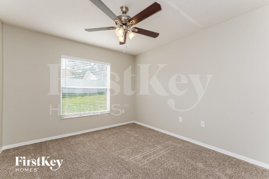 Building Photo - 10121 Briar Cir