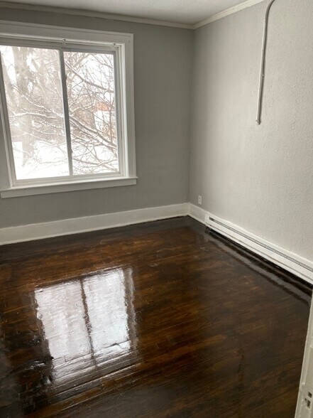 Building Photo - 15395 Linwood St