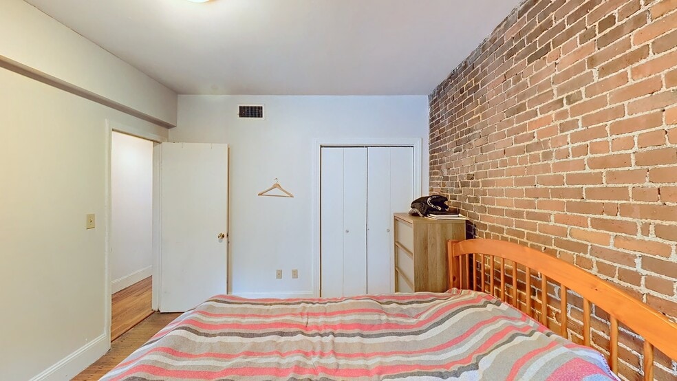 Building Photo - 86 Saint Stephen St