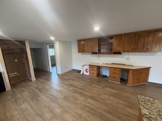 Building Photo - 990 Buck Heights Rd