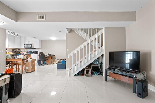 Building Photo - 6211 SW 138th Ct