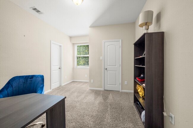 Building Photo - 12403 Alora Bluff Trail