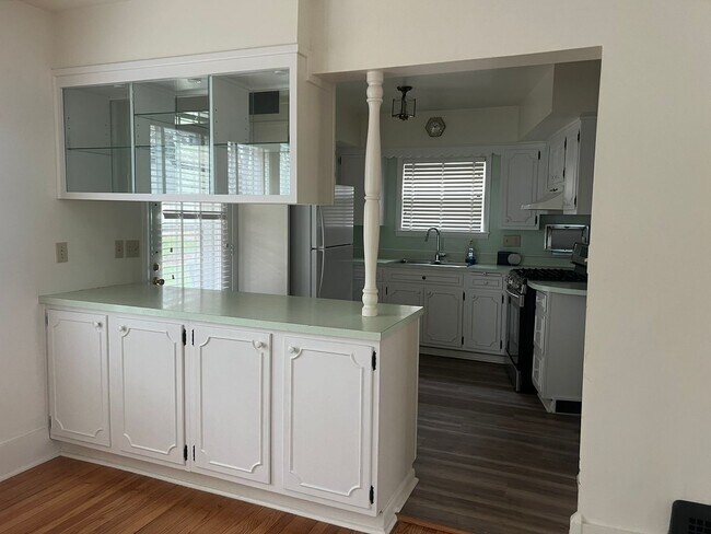 Building Photo - 240 W Locust St