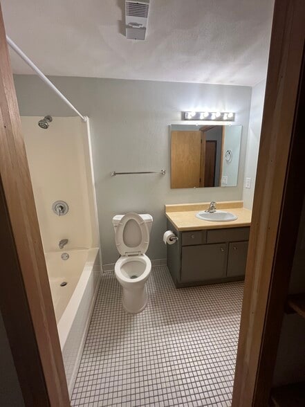 Building Photo - 222 Jay St