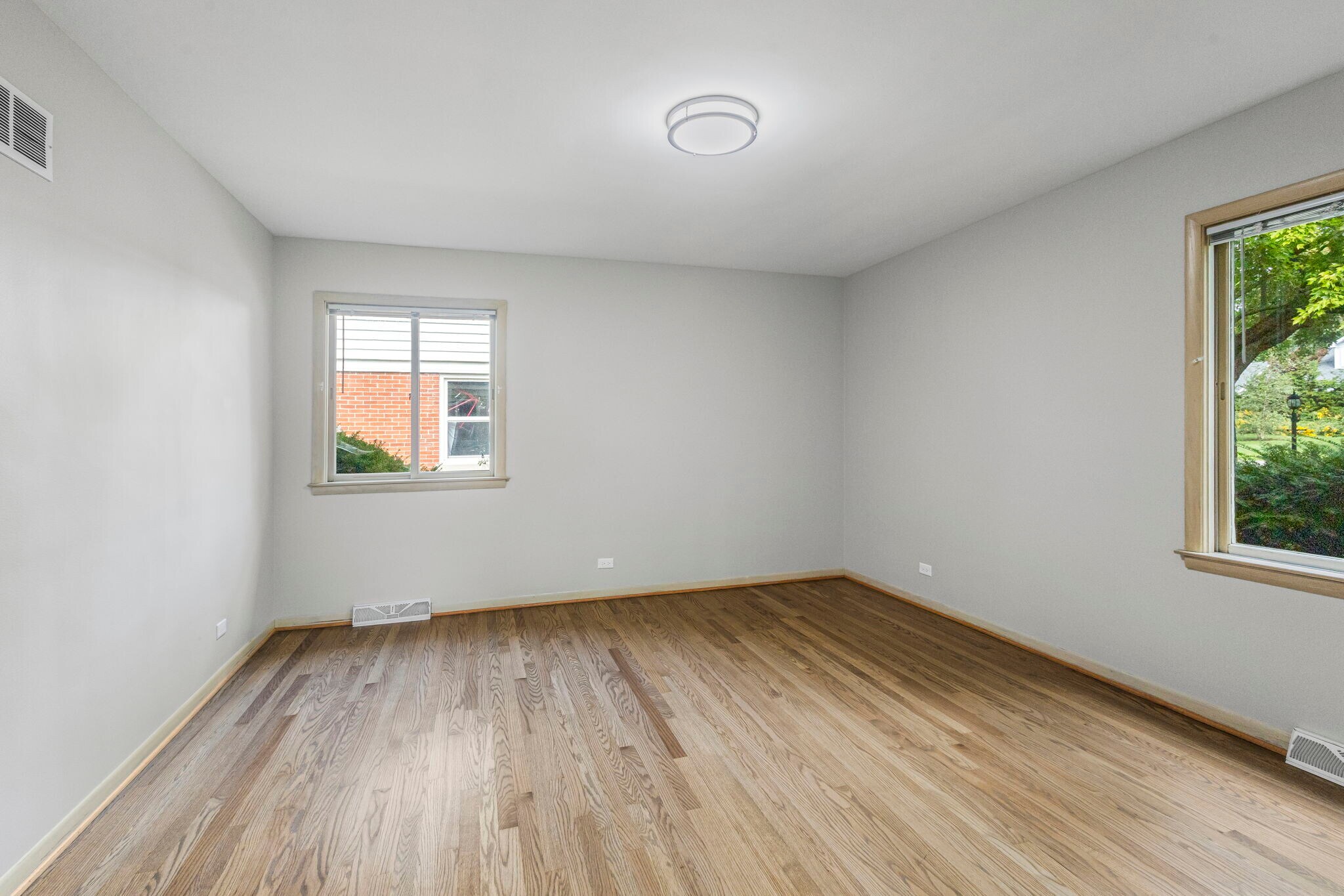 Building Photo - 2712 2nd Private Rd