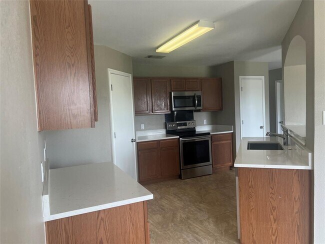 Building Photo - 12817 Chime Dr
