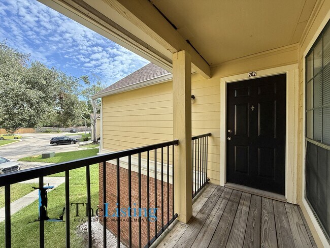 Building Photo - 8724 Mallard Reserve Dr