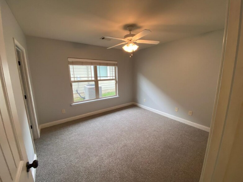 Building Photo - 215 CR - 2170