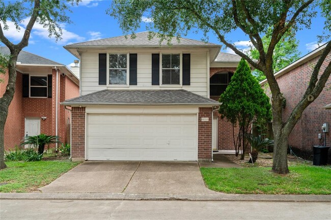 Primary Photo - 8016 Golf Green Cir