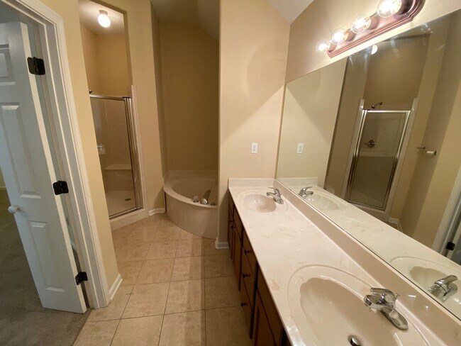 Building Photo - Gated Community - 3 Bedroom 2 Bathroom Cordova Rental Home