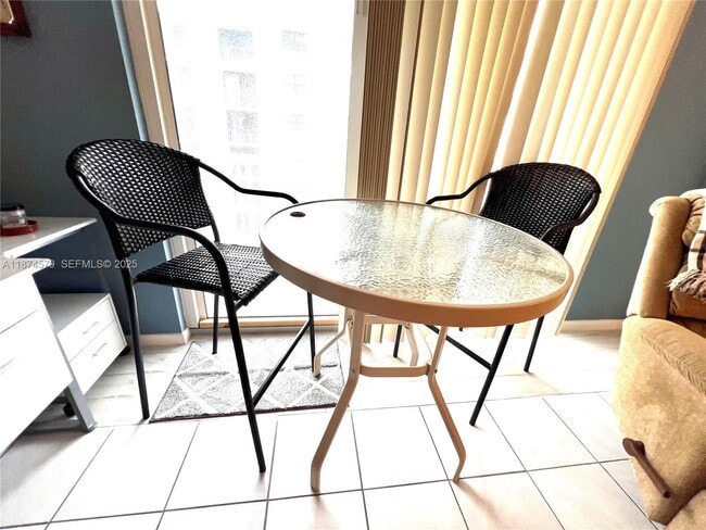 Building Photo - 125 S Ocean Ave