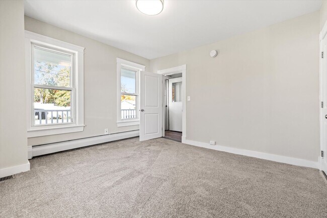 Building Photo - 378 S Mammoth Rd