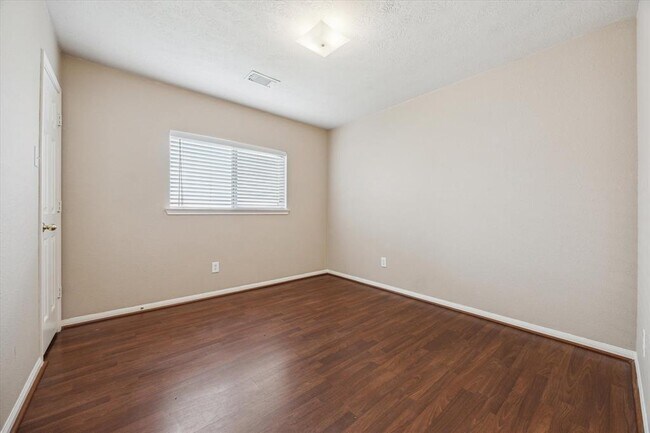 Building Photo - 20623 Rainstone Ct