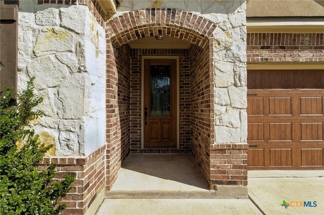 Building Photo - 319 Hunters Hill Dr