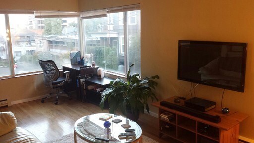 Interior Photo - 525 E Roy St