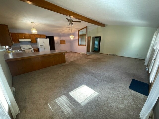 Building Photo - 142 Takacs Dr