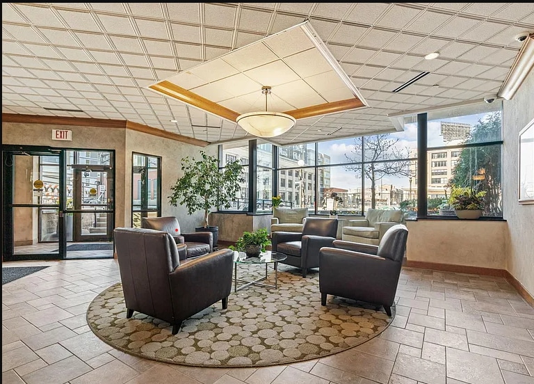 Main Lobby - 78 10th St E