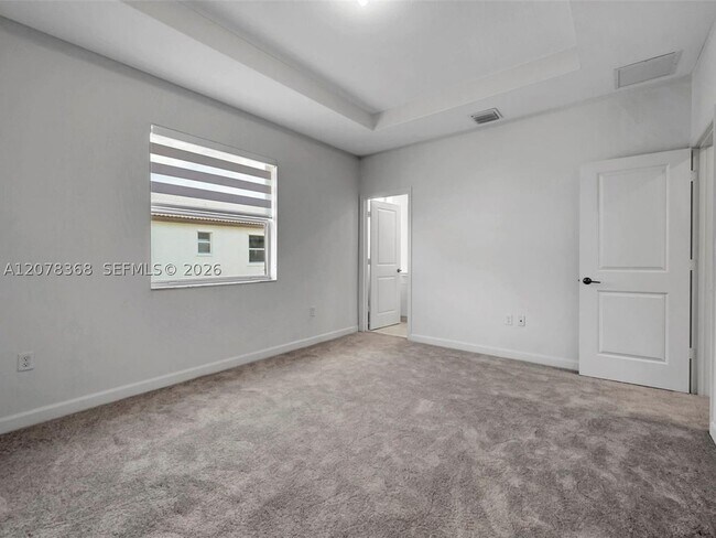 Building Photo - 2574 SE 29th St