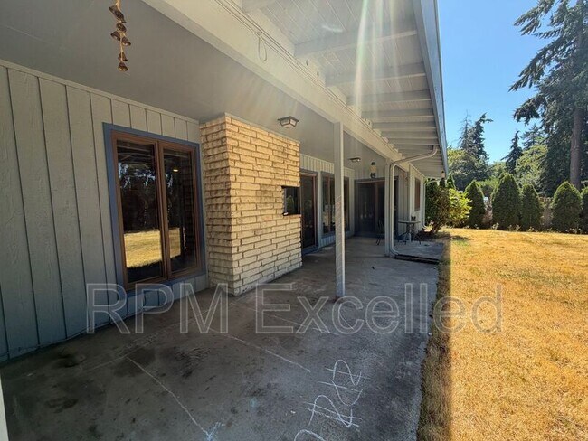 Building Photo - 30827 21st Ave SW