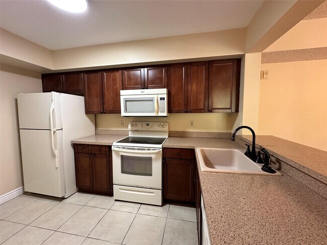 Building Photo - 5661 Riverside Dr