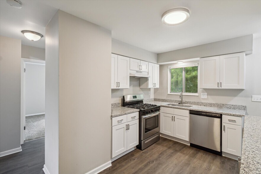 Building Photo - Pine Run Apts, LLC