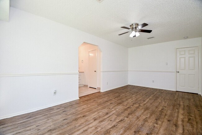Building Photo - 7203 Santa Rita Dr