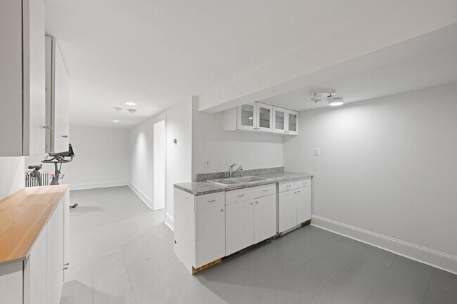 Building Photo - 4830 Brandywine St NW