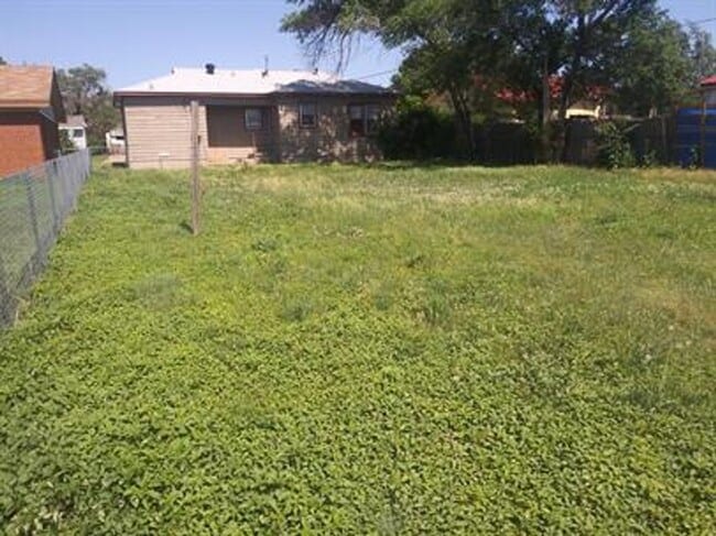 Building Photo - 305 N Belleview St