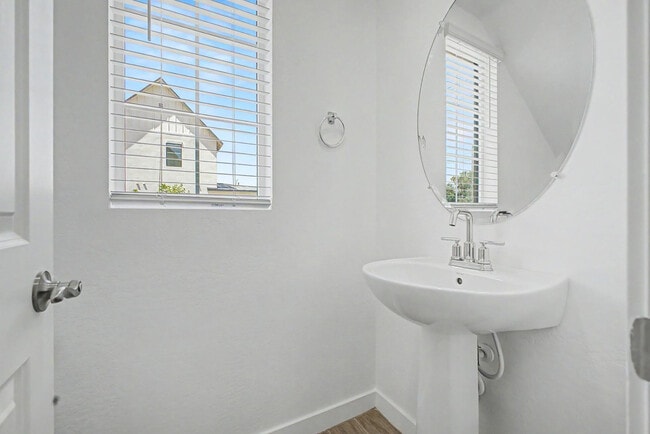 Building Photo - 8232 E University Dr