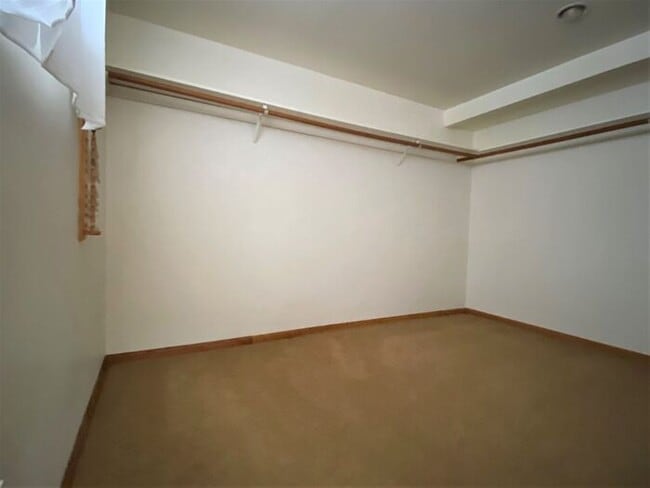 Building Photo - 3BR 3BA home, located in beautiful Solana Beach! Spacious layout with lush landscape