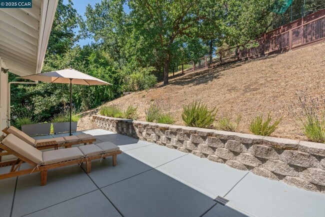 Building Photo - 3555 Old Mountain View Dr