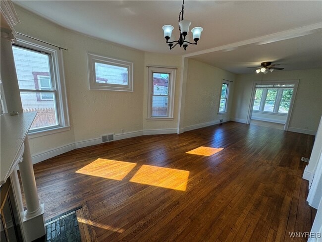 Building Photo - 401 Parkside Ave