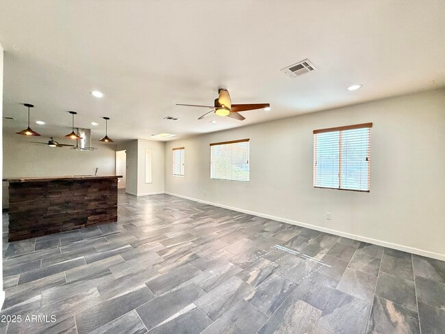Building Photo - 4405 S Newberry Rd
