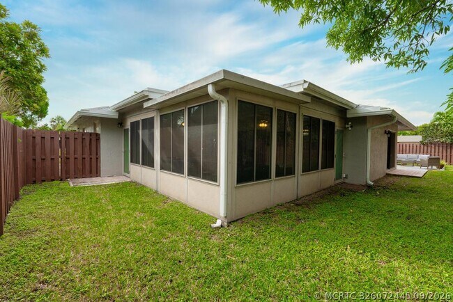 Building Photo - 13575 Columbine Ave